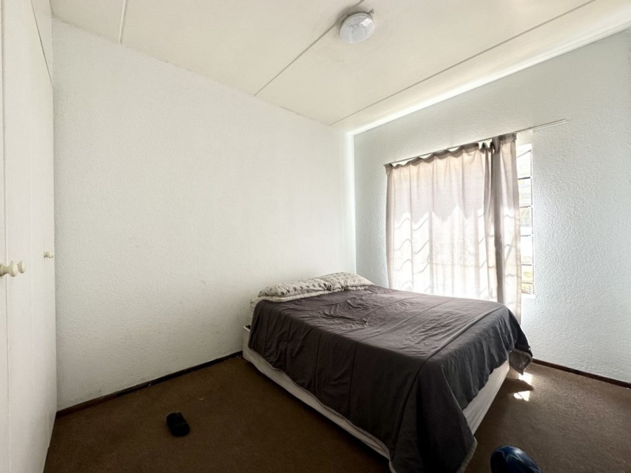 1 Bedroom Property for Sale in Erand Gardens Gauteng