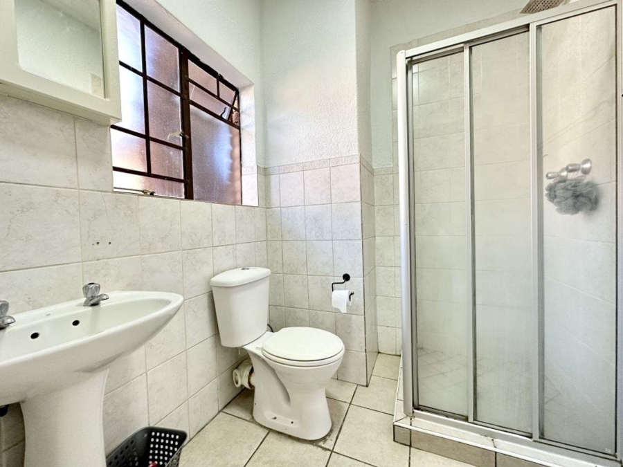 1 Bedroom Property for Sale in Erand Gardens Gauteng