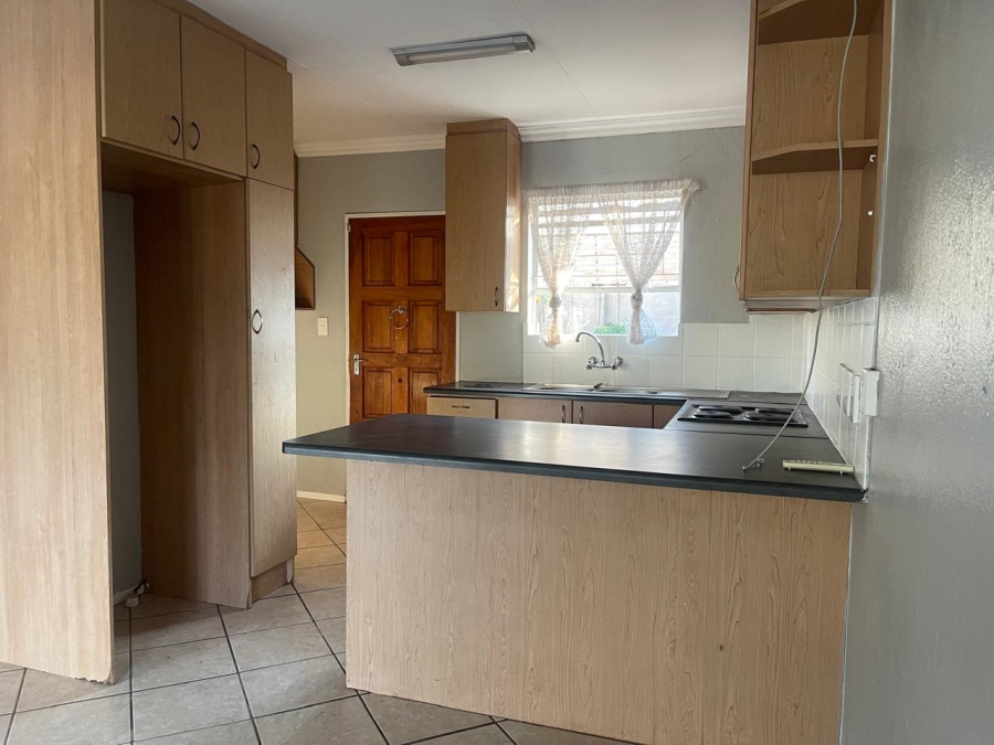 3 Bedroom Property for Sale in Heuweloord Gauteng