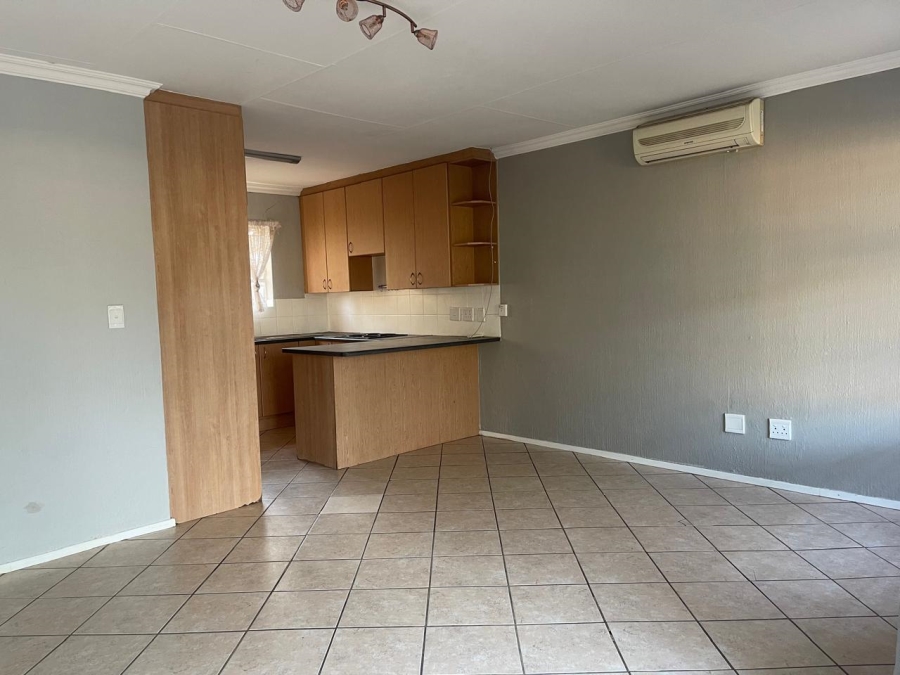 3 Bedroom Property for Sale in Heuweloord Gauteng