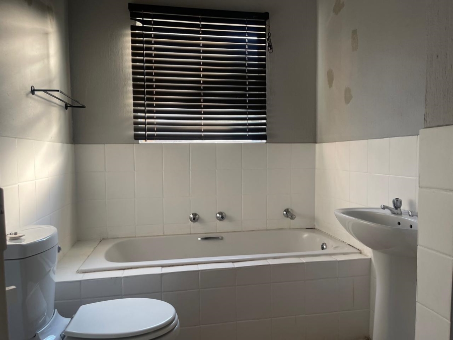 3 Bedroom Property for Sale in Heuweloord Gauteng