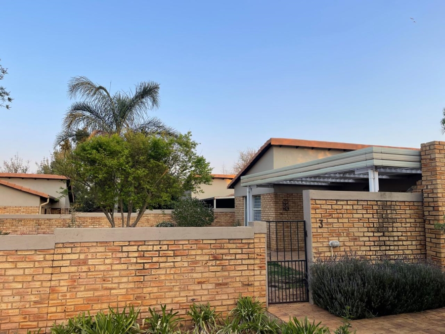 3 Bedroom Property for Sale in Heuweloord Gauteng