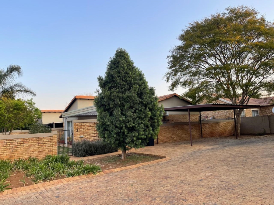 3 Bedroom Property for Sale in Heuweloord Gauteng