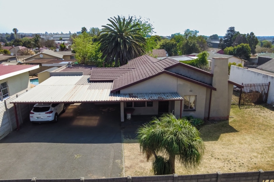 3 Bedroom Property for Sale in Rhodesfield Gauteng