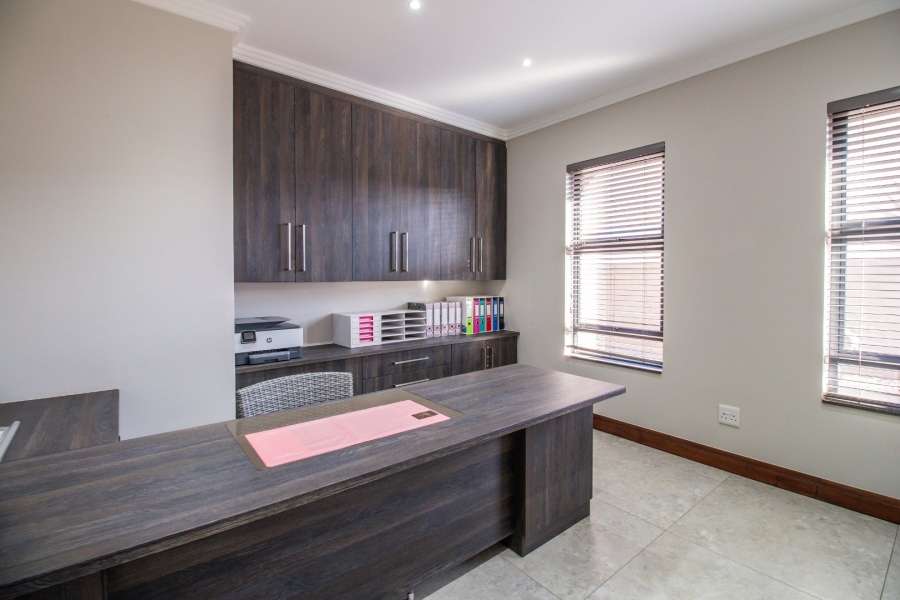 4 Bedroom Property for Sale in Serengeti Lifestyle Estate Gauteng