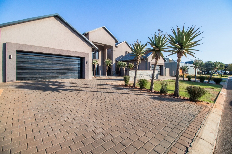 4 Bedroom Property for Sale in Serengeti Lifestyle Estate Gauteng