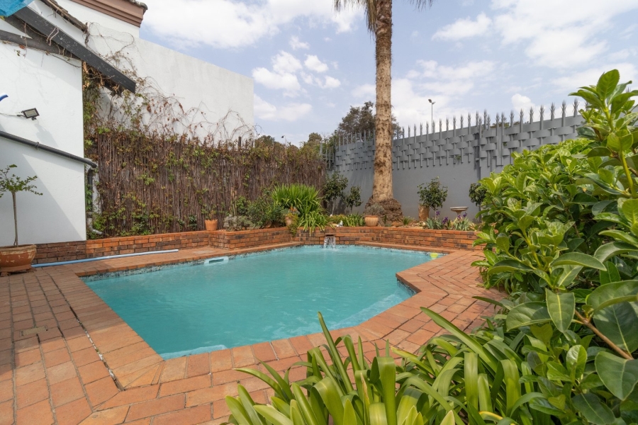 2 Bedroom Property for Sale in Ormonde Gauteng