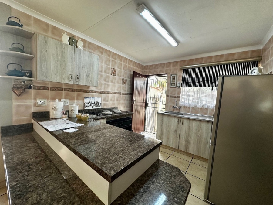 3 Bedroom Property for Sale in Roodekrans Gauteng