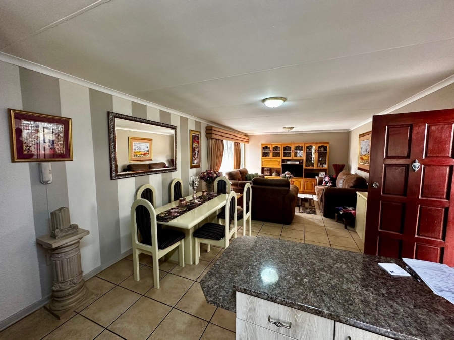 3 Bedroom Property for Sale in Roodekrans Gauteng