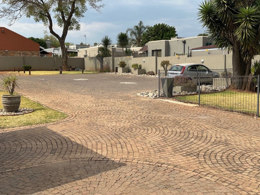 3 Bedroom Property for Sale in Roodekrans Gauteng