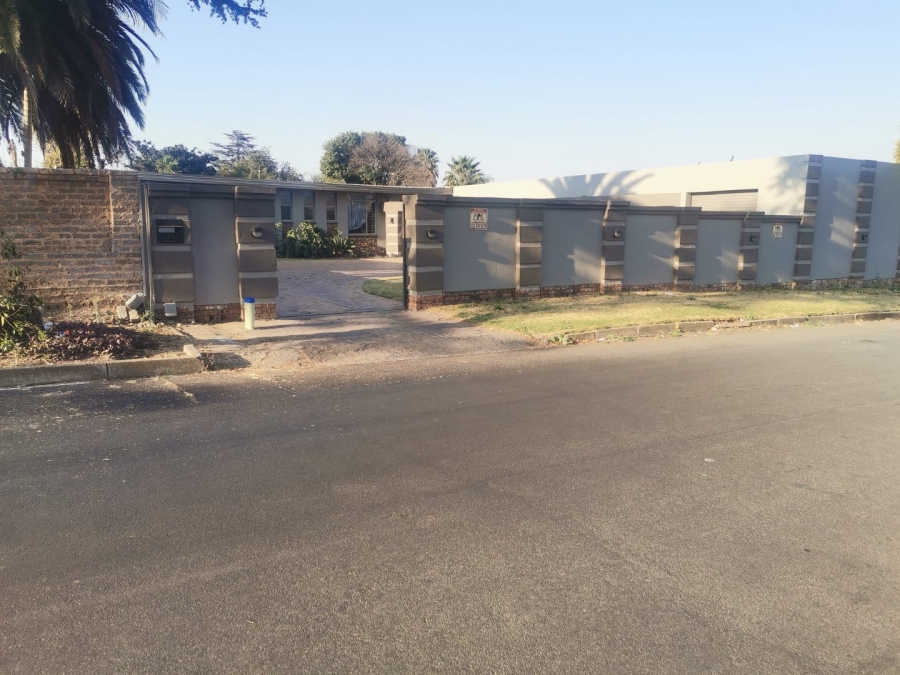 4 Bedroom Property for Sale in Edleen Gauteng