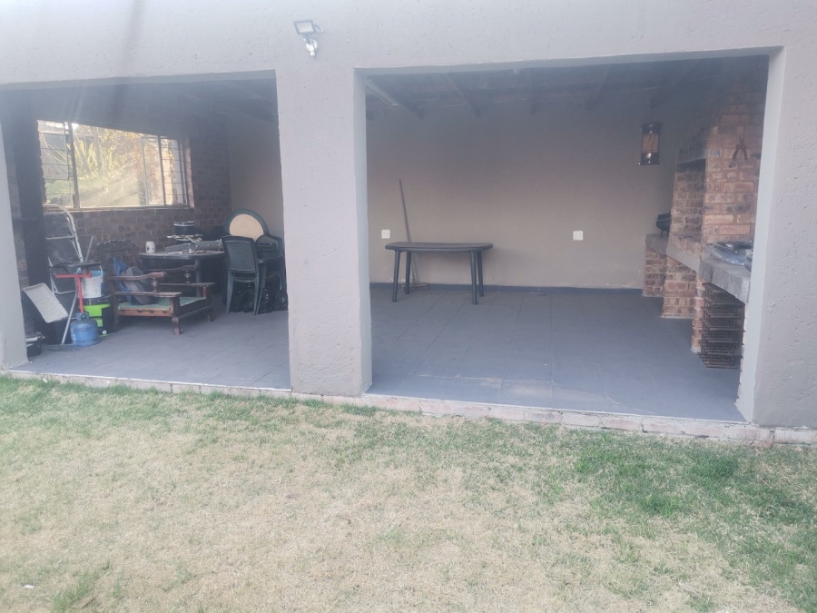 4 Bedroom Property for Sale in Edleen Gauteng