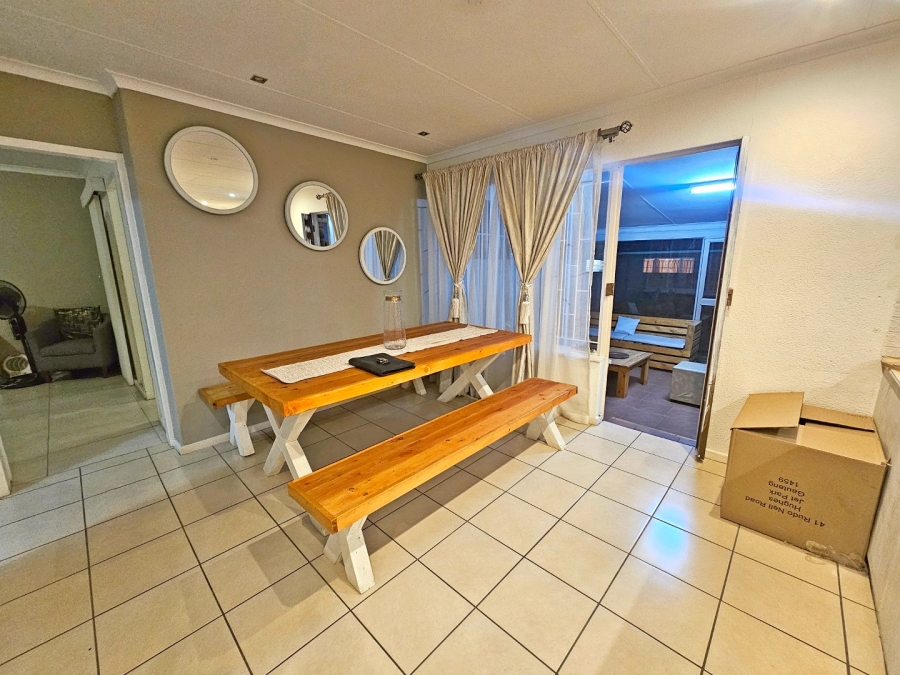 2 Bedroom Property for Sale in Goedeburg Gauteng