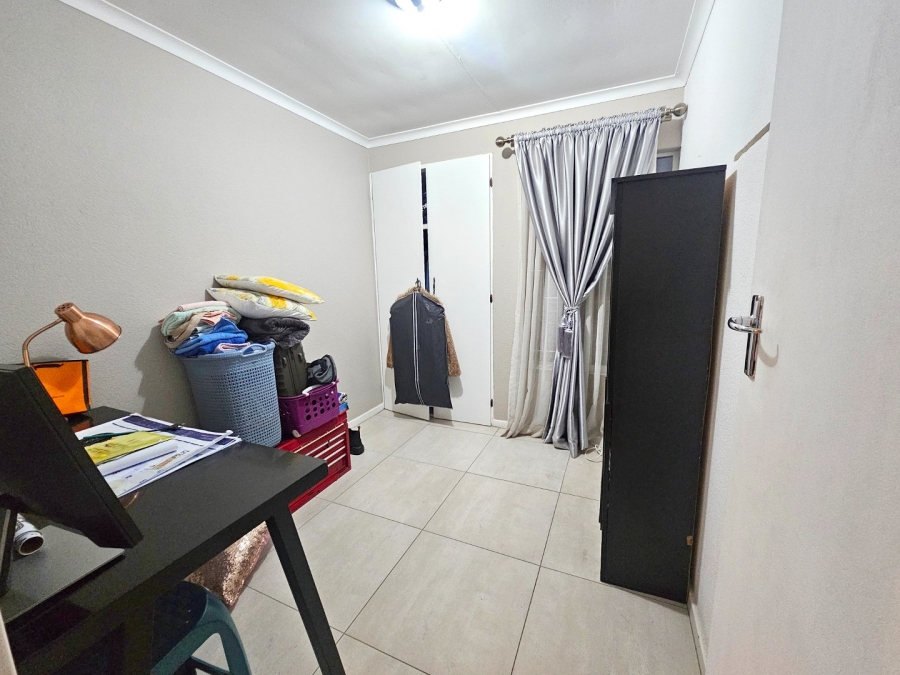 2 Bedroom Property for Sale in Goedeburg Gauteng