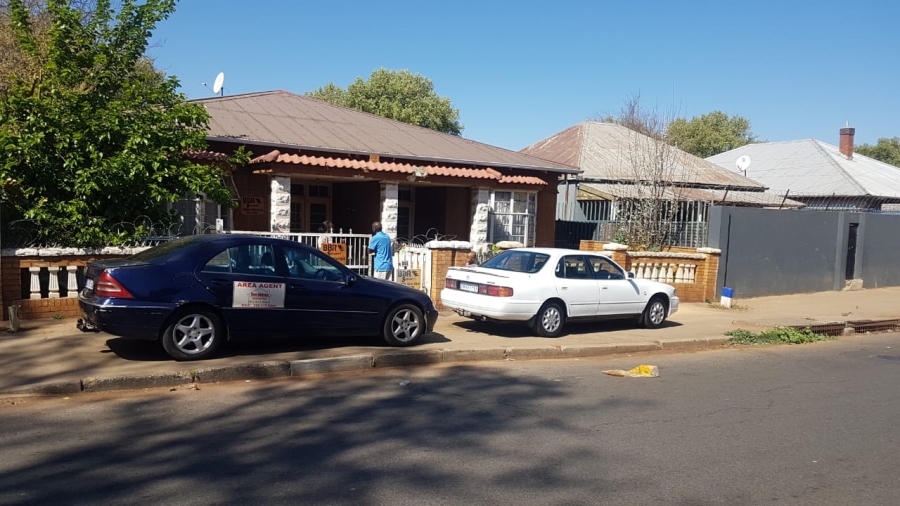 4 Bedroom Property for Sale in Lorentzville Gauteng