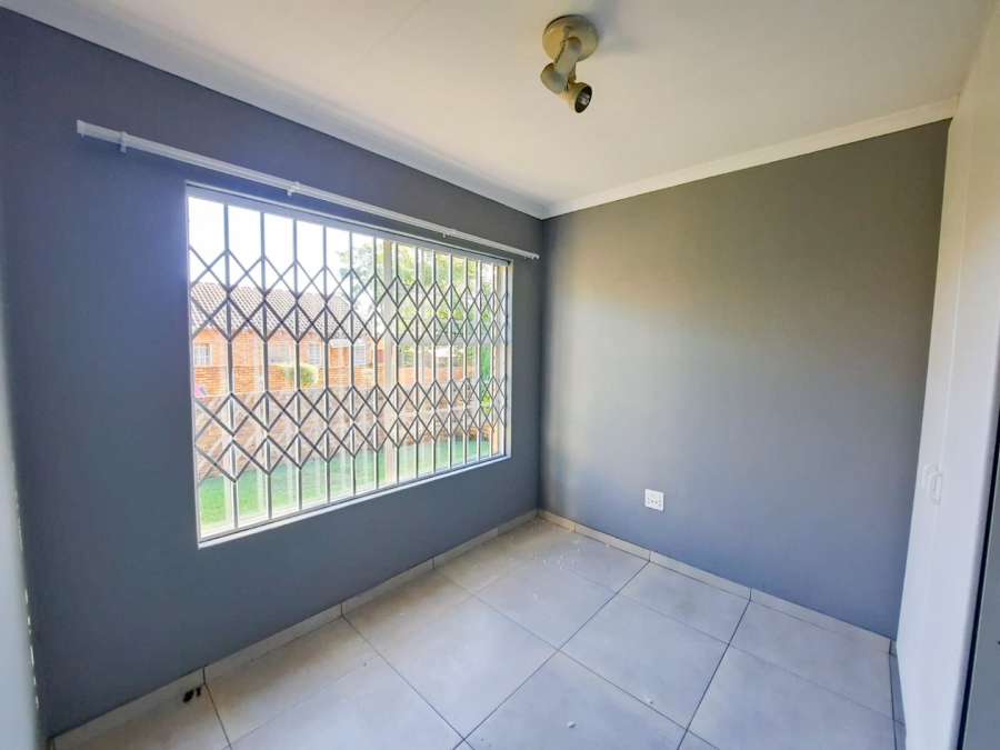 2 Bedroom Property for Sale in Wilgeheuwel Gauteng