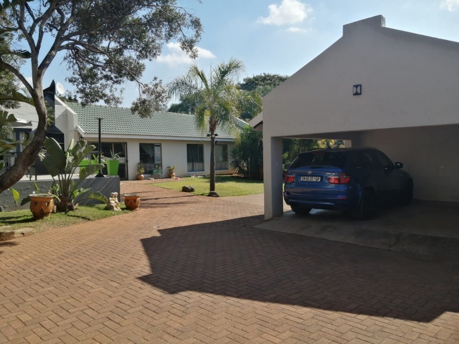 4 Bedroom Property for Sale in Amandasig Gauteng