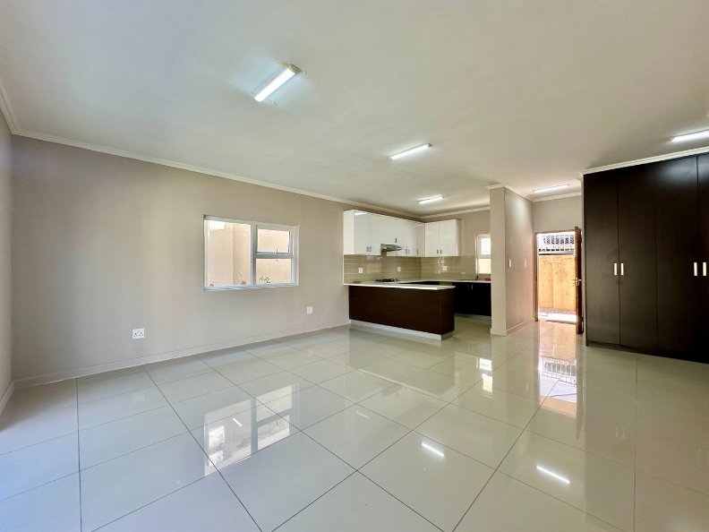 2 Bedroom Property for Sale in Glen Austin Gauteng