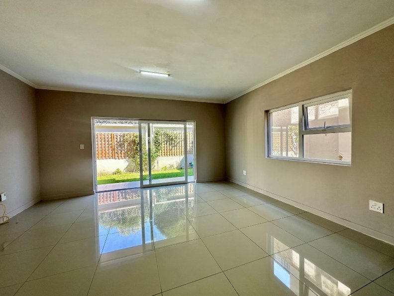 2 Bedroom Property for Sale in Glen Austin Gauteng