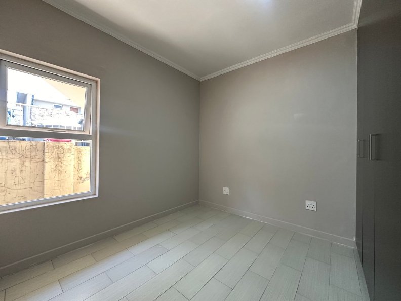 2 Bedroom Property for Sale in Glen Austin Gauteng