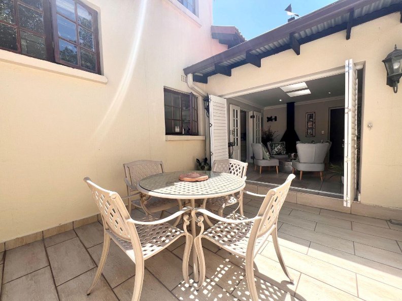 2 Bedroom Property for Sale in Bryanston Gauteng