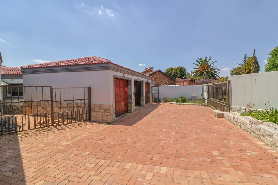 3 Bedroom Property for Sale in Glenvista Gauteng