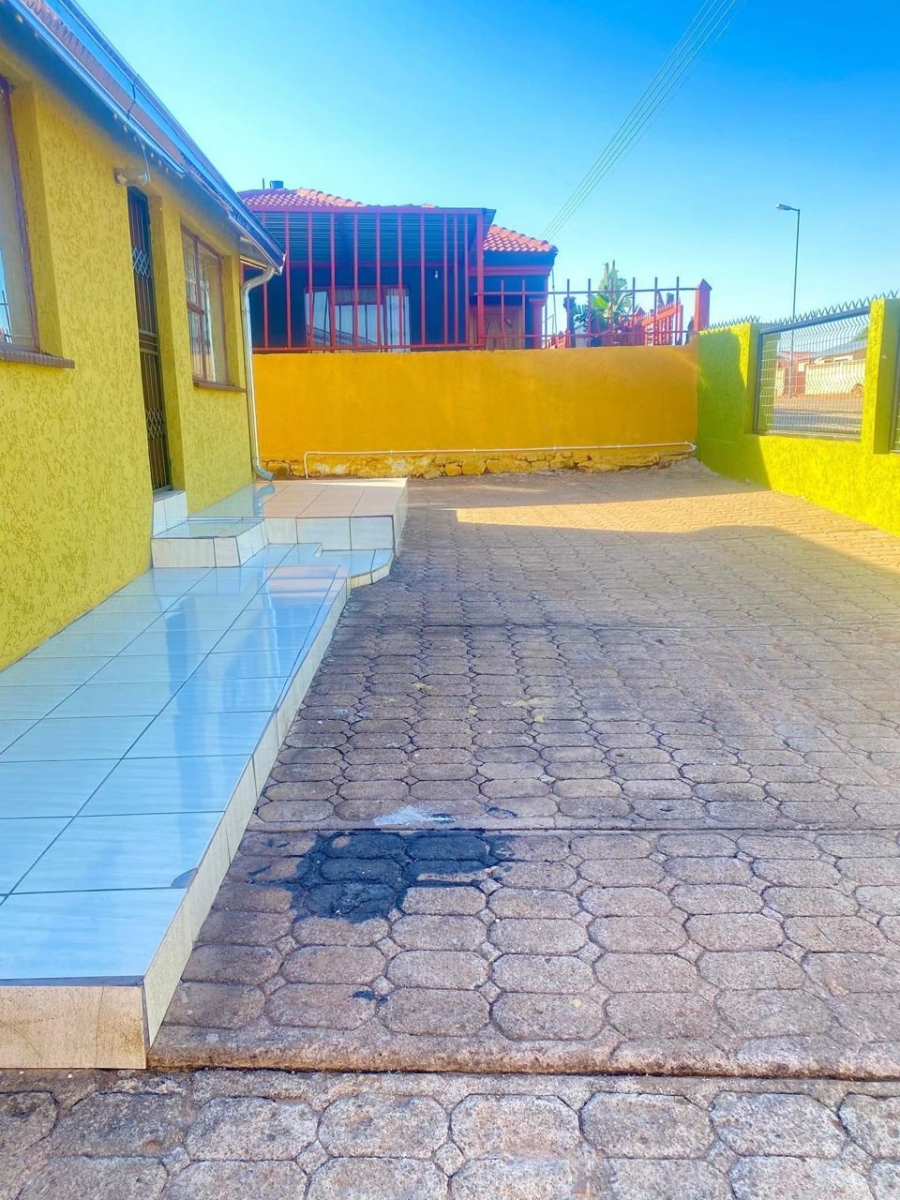 2 Bedroom Property for Sale in Mofolo Gauteng