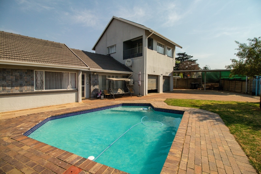 3 Bedroom Property for Sale in Bonaero Park Gauteng