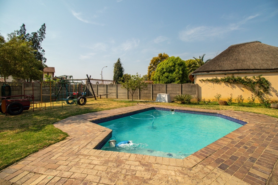 3 Bedroom Property for Sale in Bonaero Park Gauteng