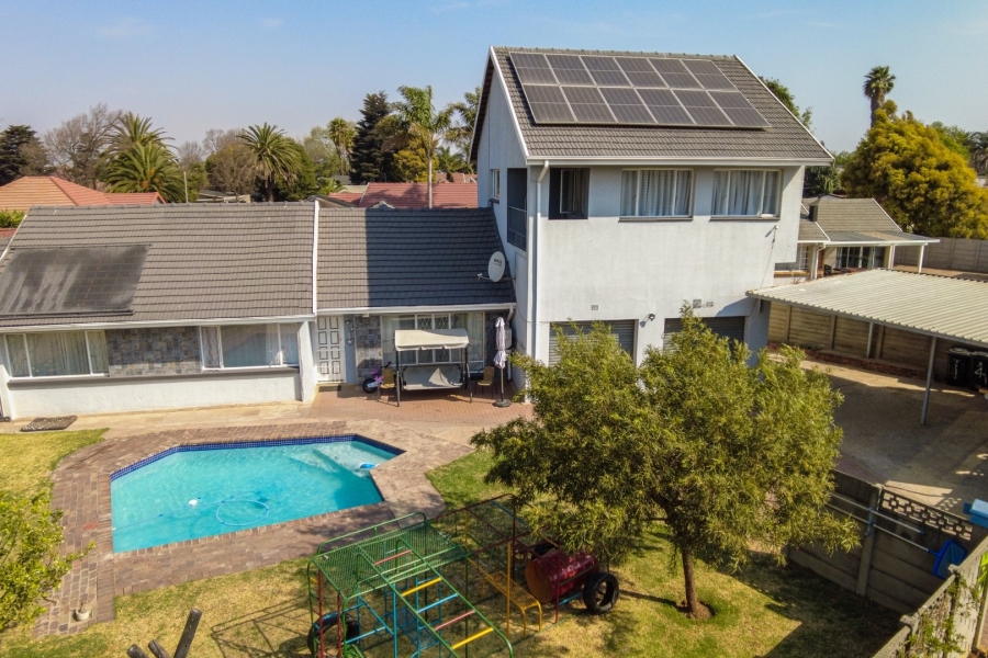 3 Bedroom Property for Sale in Bonaero Park Gauteng