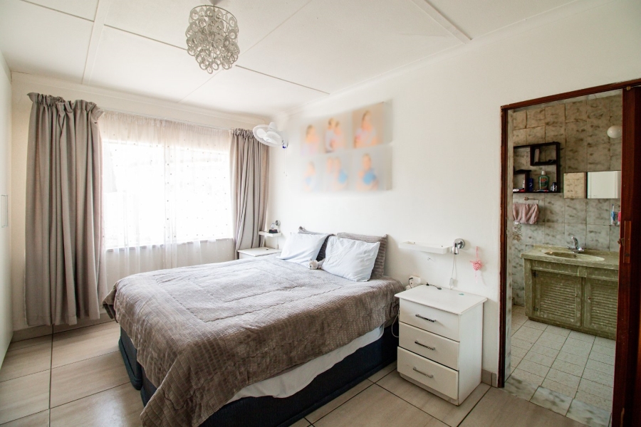 3 Bedroom Property for Sale in Bonaero Park Gauteng