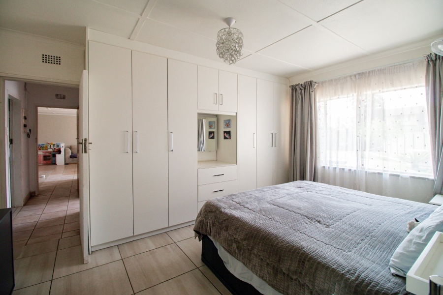 3 Bedroom Property for Sale in Bonaero Park Gauteng