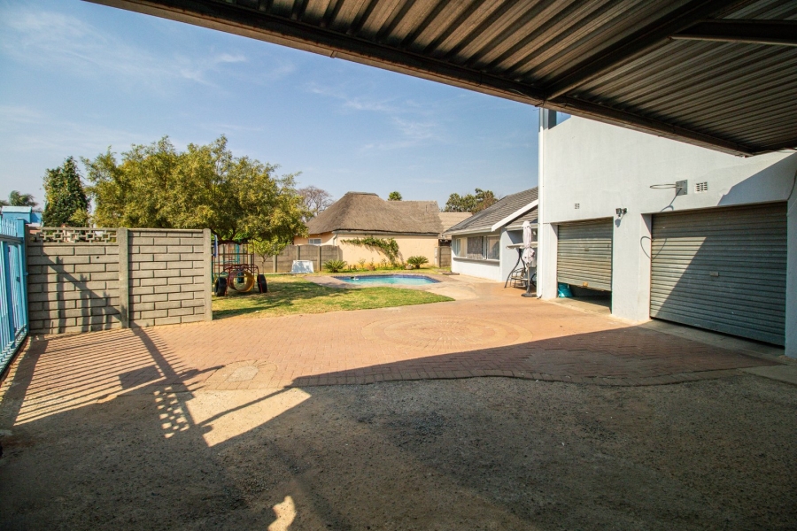 3 Bedroom Property for Sale in Bonaero Park Gauteng