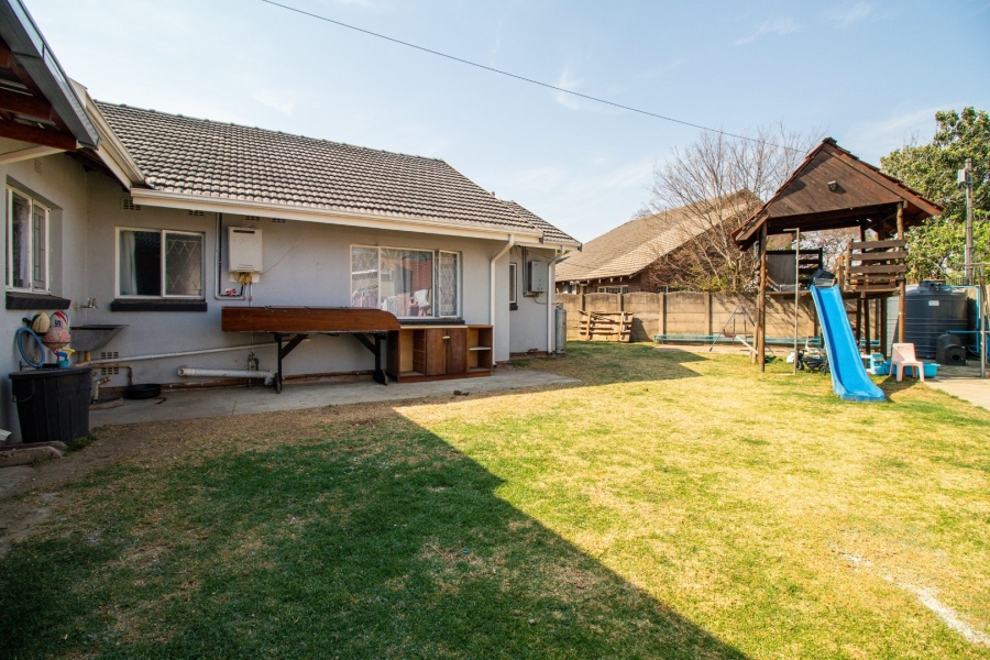 3 Bedroom Property for Sale in Bonaero Park Gauteng