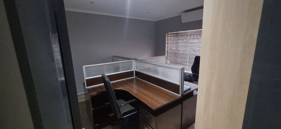  Bedroom Property for Sale in Lynnwood Glen Gauteng