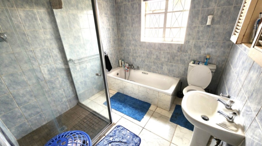 6 Bedroom Property for Sale in Primrose East Gauteng