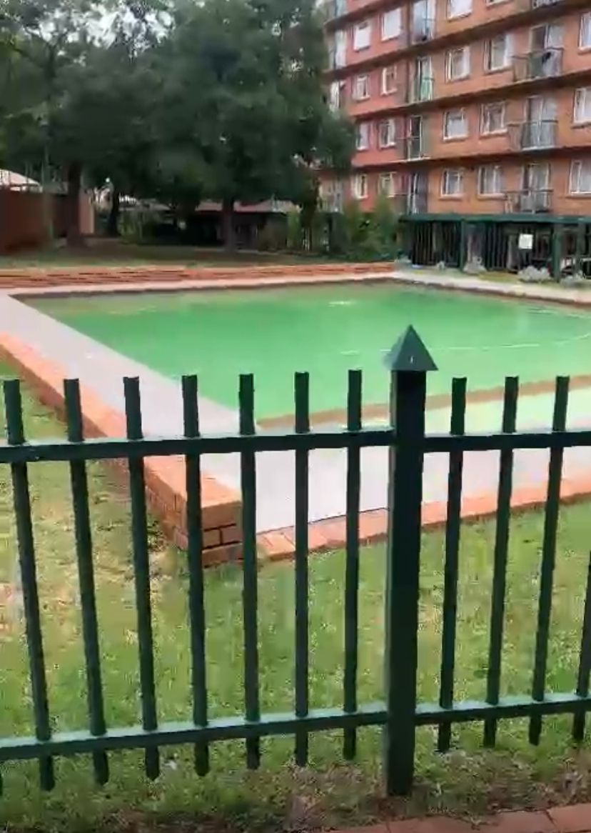 1 Bedroom Property for Sale in Die Hoewes Gauteng