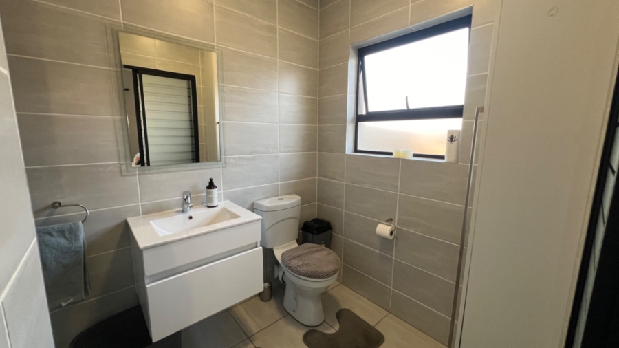 To Let 1 Bedroom Property for Rent in Waterfall Gauteng