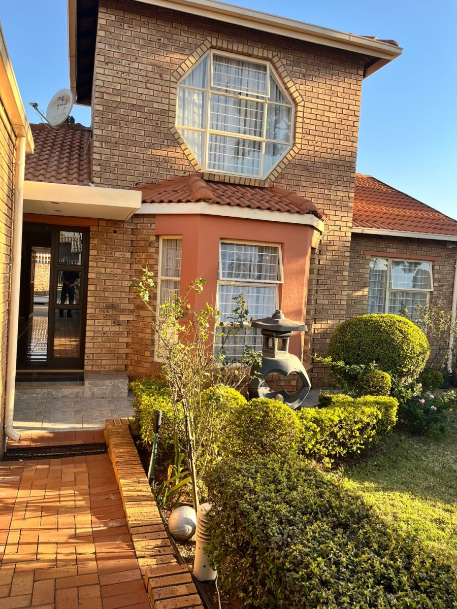 3 Bedroom Property for Sale in Eersterust Gauteng