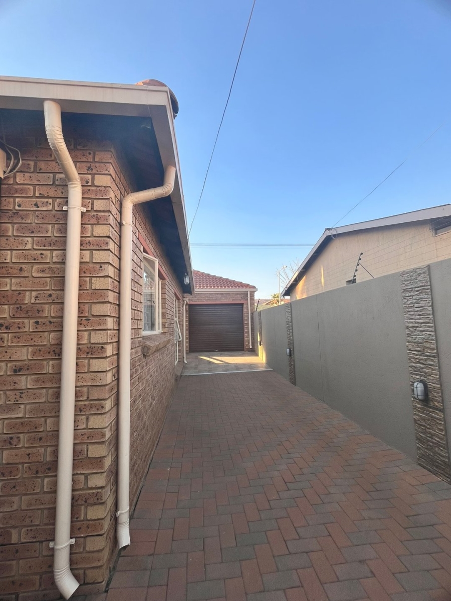 3 Bedroom Property for Sale in Eersterust Gauteng