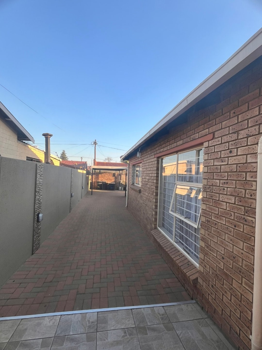 3 Bedroom Property for Sale in Eersterust Gauteng