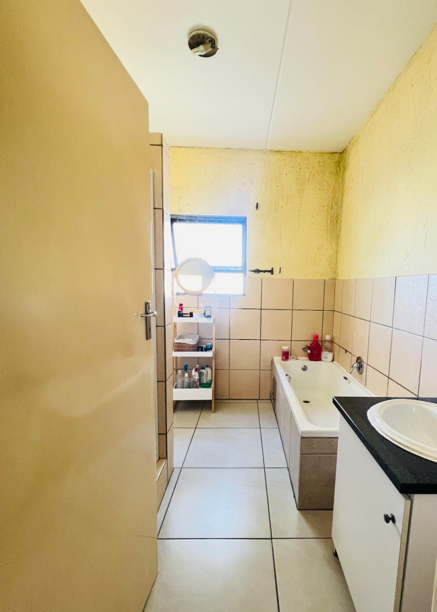 To Let 1 Bedroom Property for Rent in Northgate Gauteng