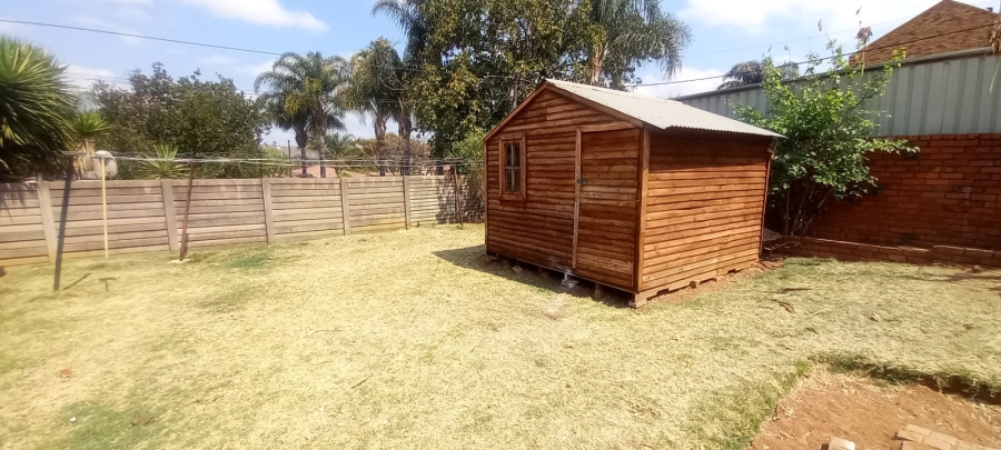 4 Bedroom Property for Sale in Mountain View Gauteng