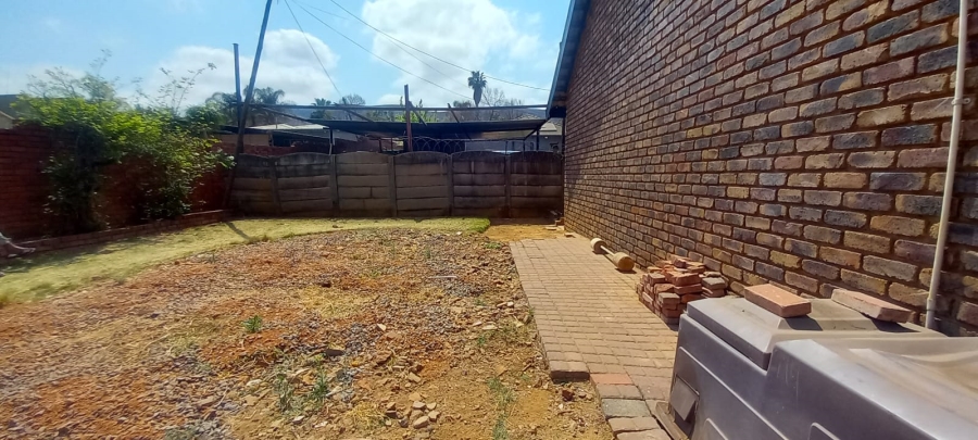 4 Bedroom Property for Sale in Mountain View Gauteng