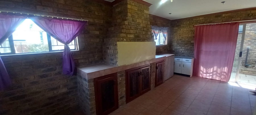 4 Bedroom Property for Sale in Mountain View Gauteng