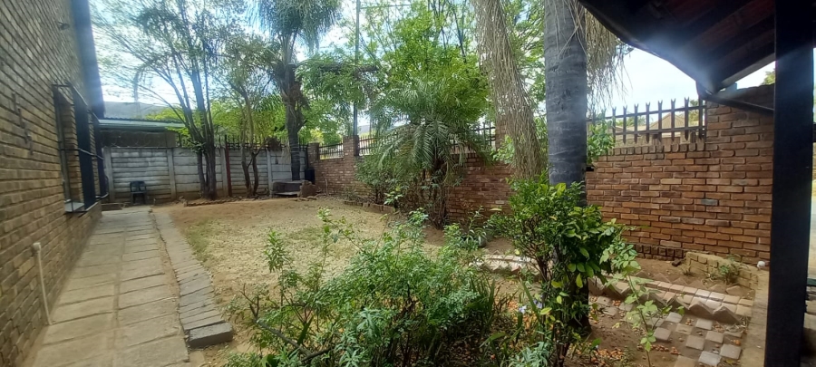 4 Bedroom Property for Sale in Mountain View Gauteng