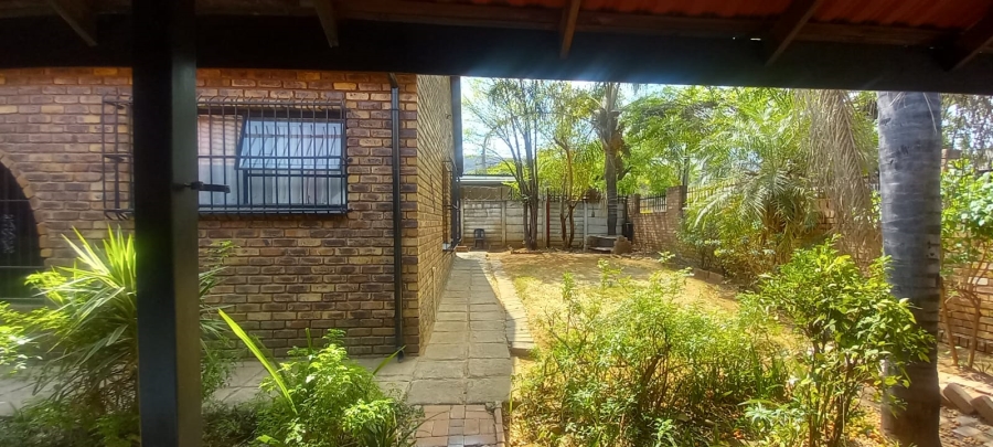 4 Bedroom Property for Sale in Mountain View Gauteng