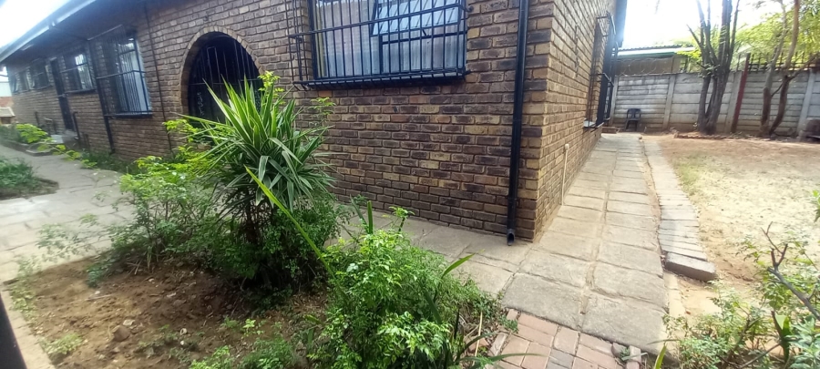 4 Bedroom Property for Sale in Mountain View Gauteng