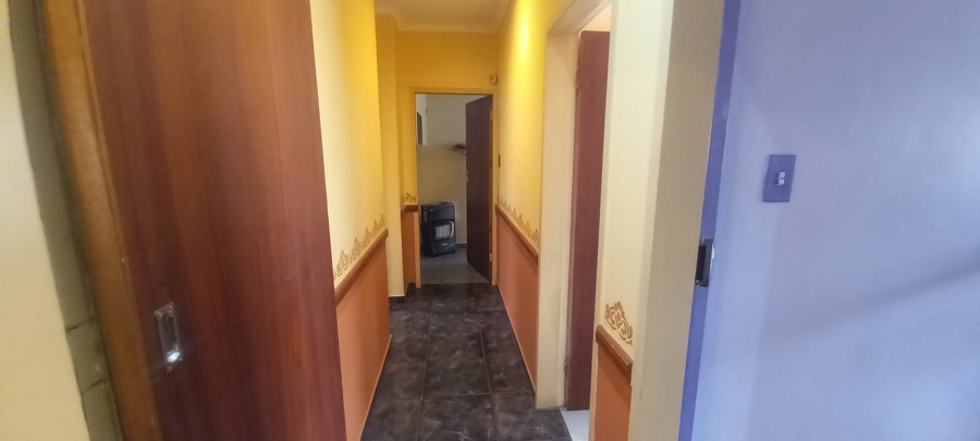 4 Bedroom Property for Sale in Mountain View Gauteng