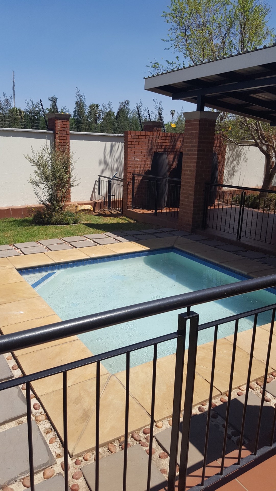 To Let 2 Bedroom Property for Rent in Glenvista Gauteng